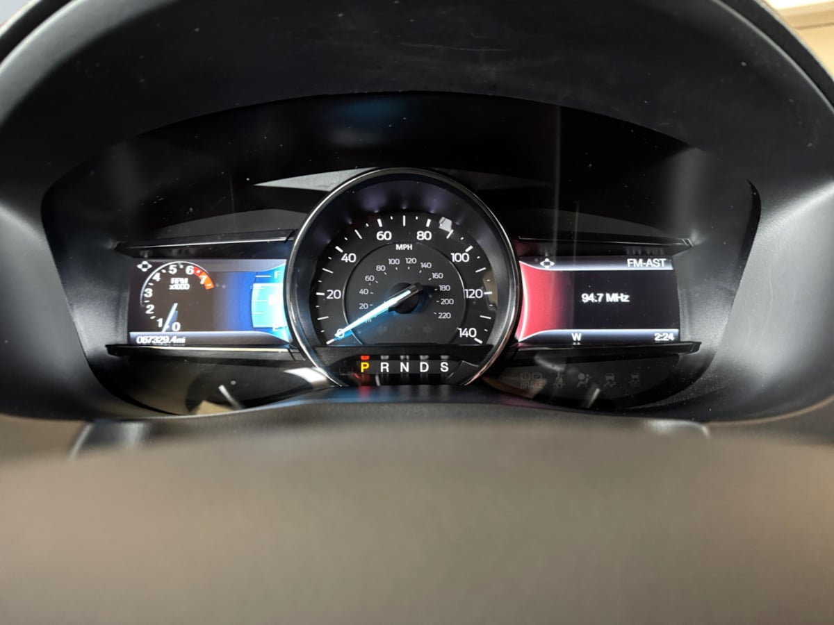 2019 Ford Explorer XLT Image 13 of 20