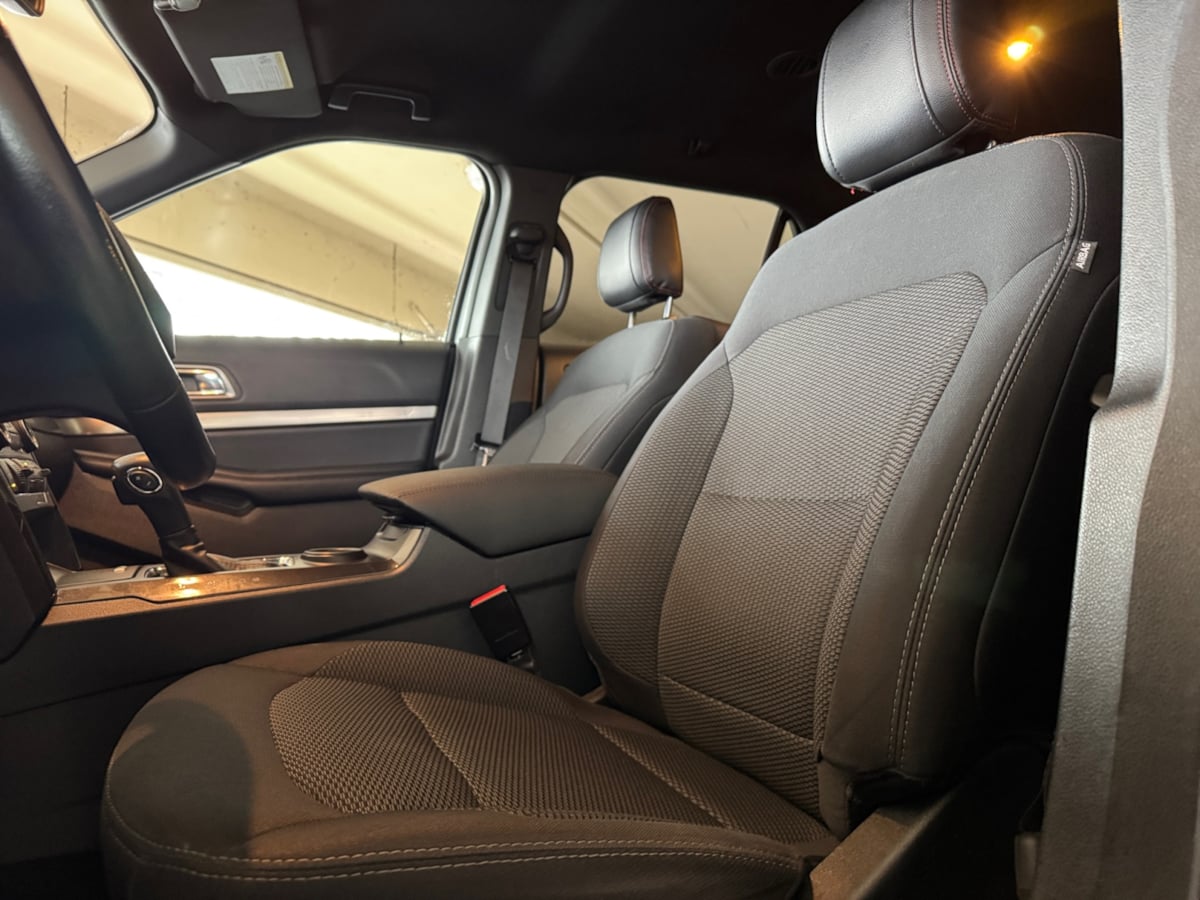 2019 Ford Explorer XLT Image 8 of 20