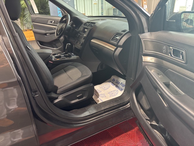 Vehicle image 26 of 39