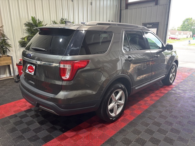 Vehicle image 4 of 39
