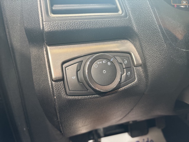 Vehicle image 22 of 39