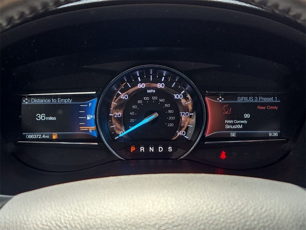 Vehicle image 25 of 40