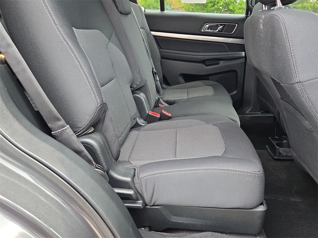 Vehicle image 13 of 40