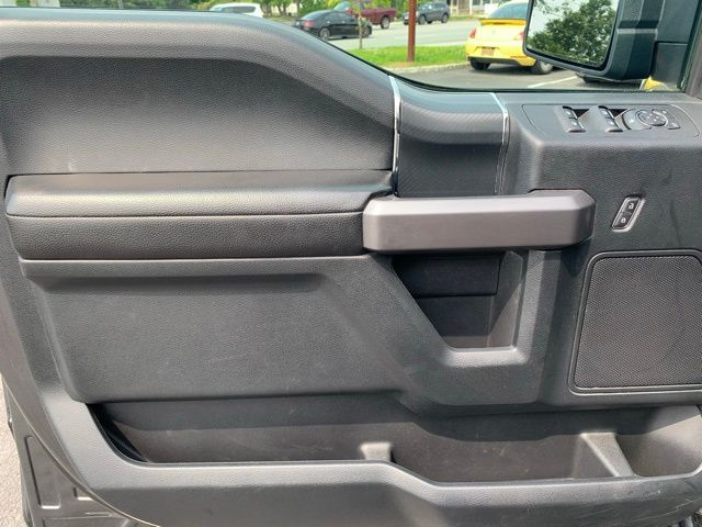 Vehicle image 13 of 50