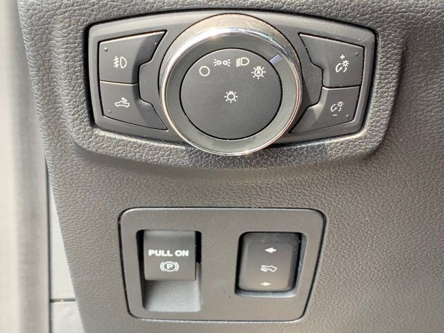 Vehicle image 27 of 50