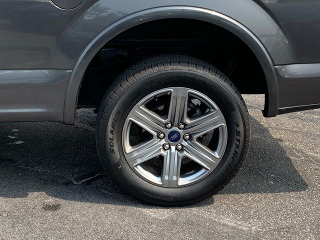 Vehicle image 10 of 50