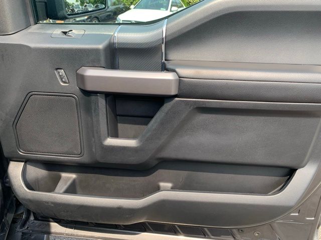 Vehicle image 17 of 50