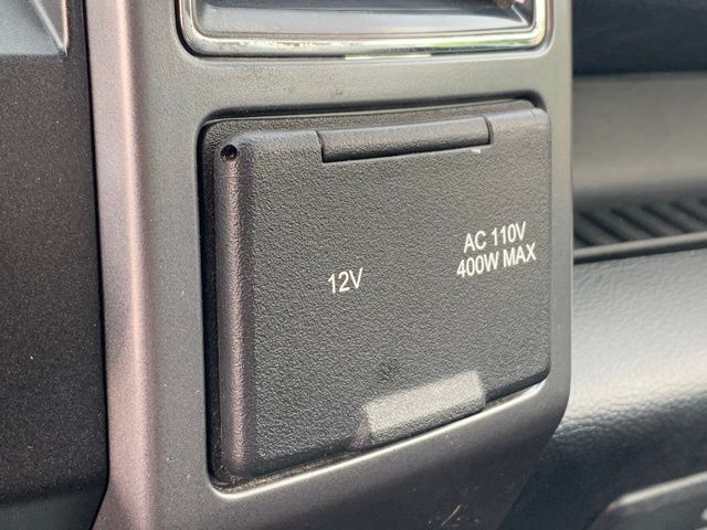 Vehicle image 37 of 50
