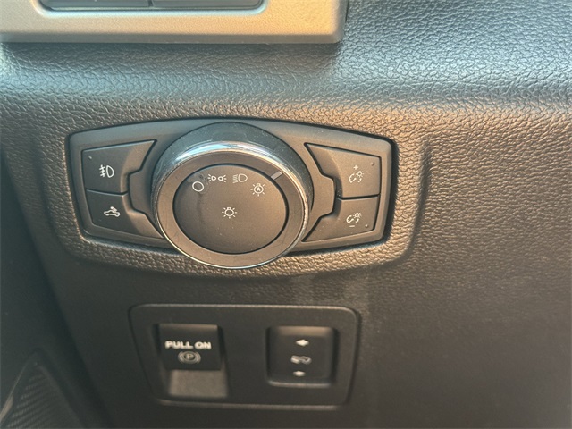 Vehicle image 30 of 31