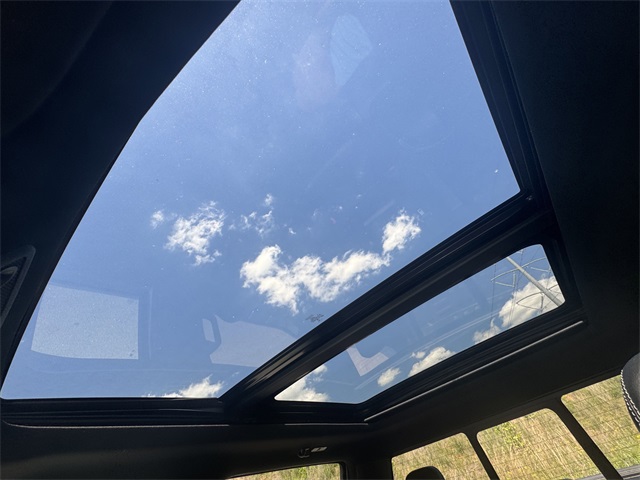 Vehicle image 29 of 31