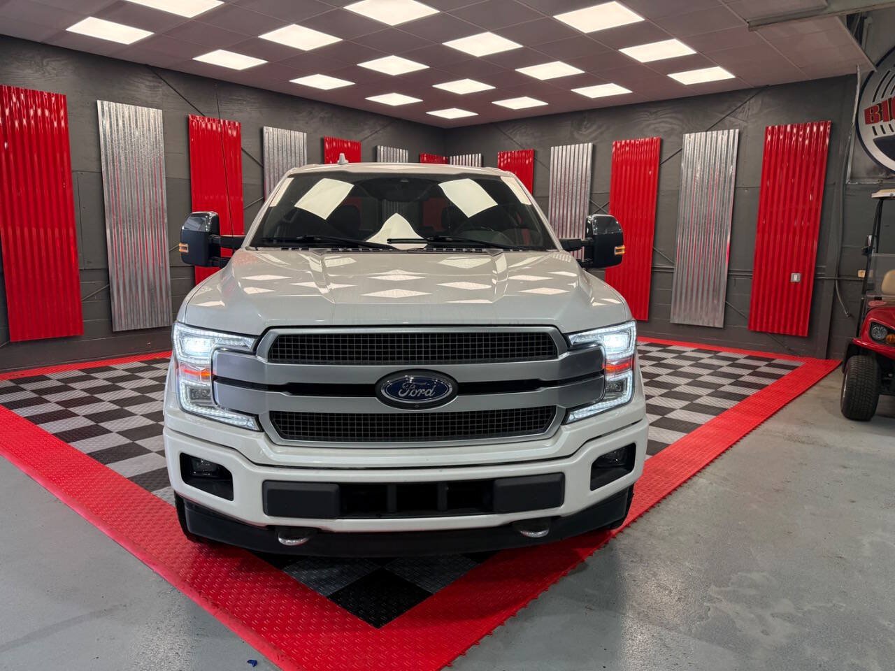 2019 Ford F-150 Platinum Image 2 of 38