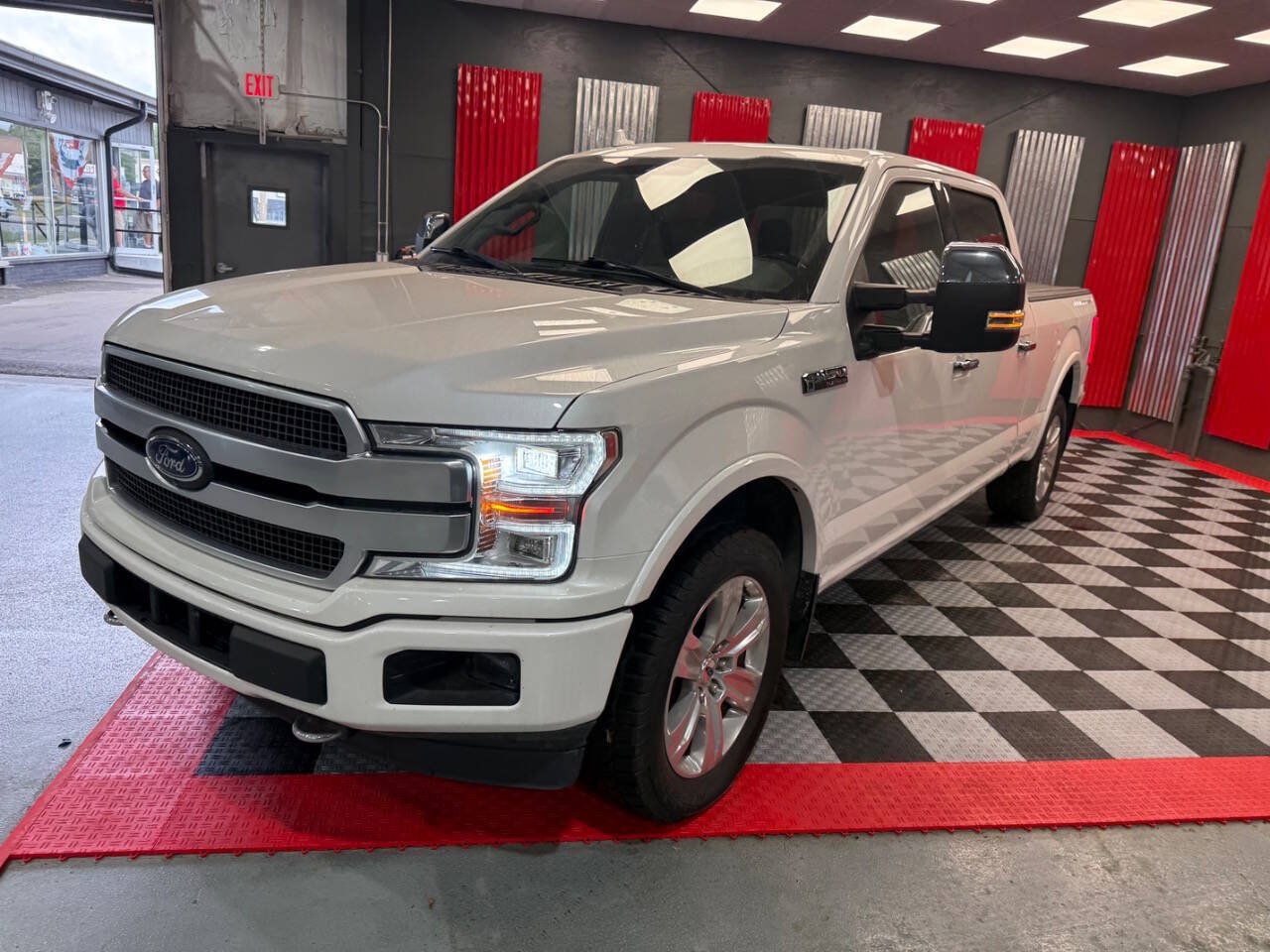 2019 Ford F-150 Platinum Image 1 of 38