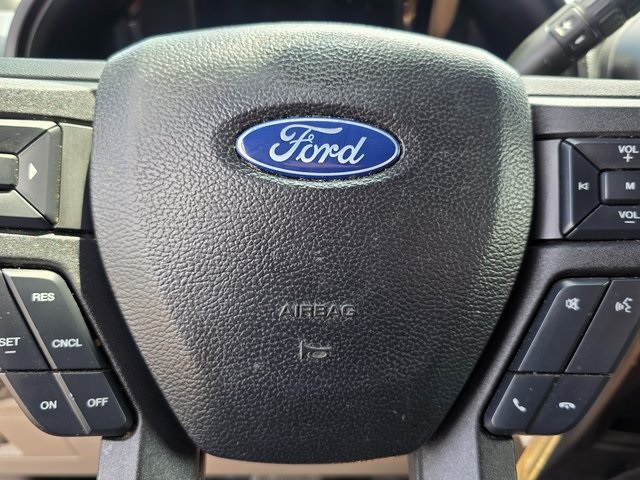 Vehicle image 23 of 44