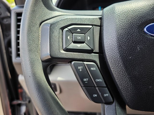 Vehicle image 37 of 44