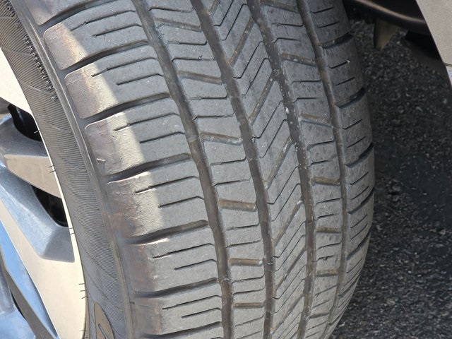 Vehicle image 9 of 44