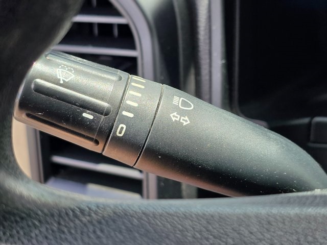 Vehicle image 31 of 44