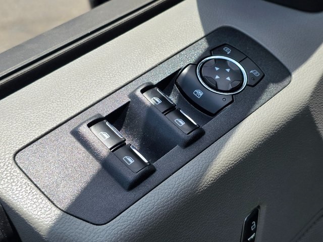 Vehicle image 35 of 44