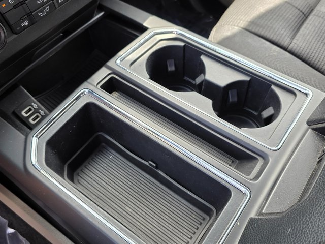 Vehicle image 28 of 44