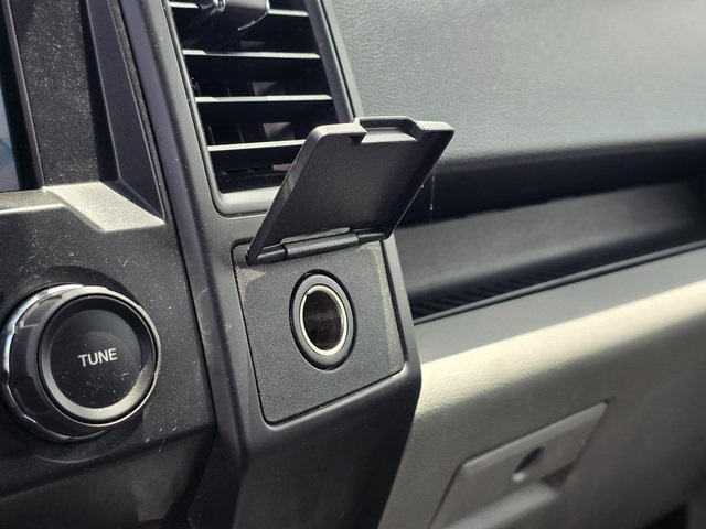 Vehicle image 41 of 44