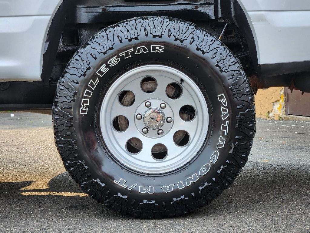 2019 Ford F-150 XLT Image 8 of 16