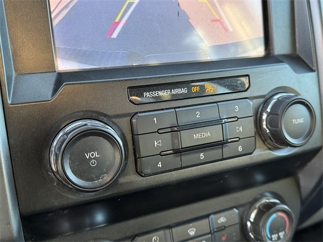 Vehicle image 24 of 33
