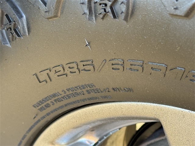 Vehicle image 21 of 33