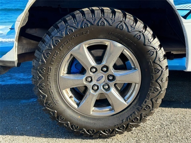 Vehicle image 8 of 33