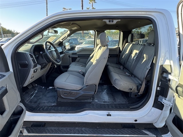 Vehicle image 10 of 33