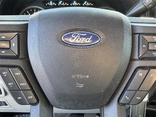 Vehicle image 19 of 33