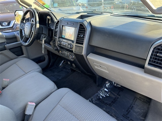 Vehicle image 16 of 33