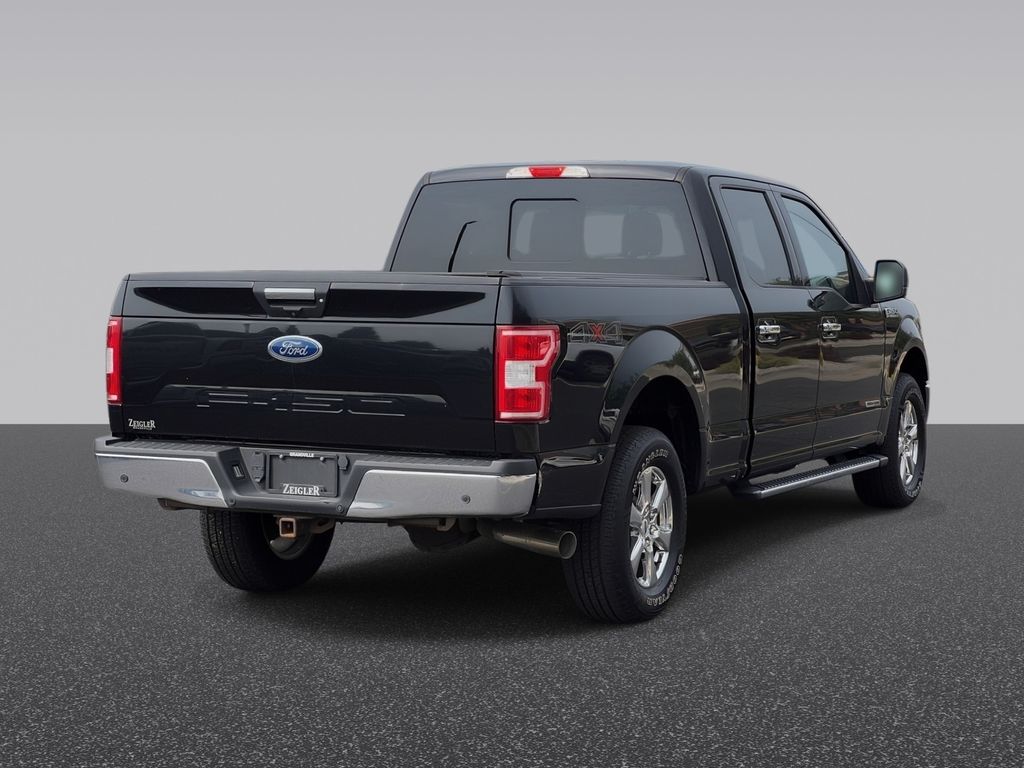 2019 Ford F-150 XLT Image 3 of 37
