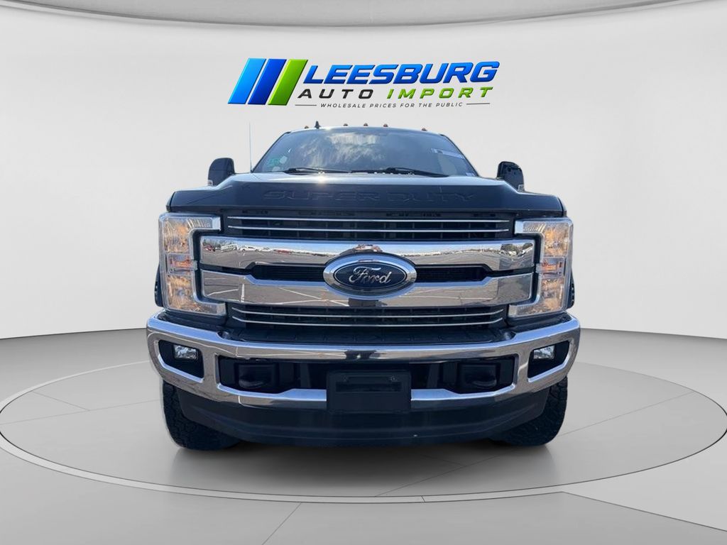 2019 Ford F-250 Lariat Image 2 of 28