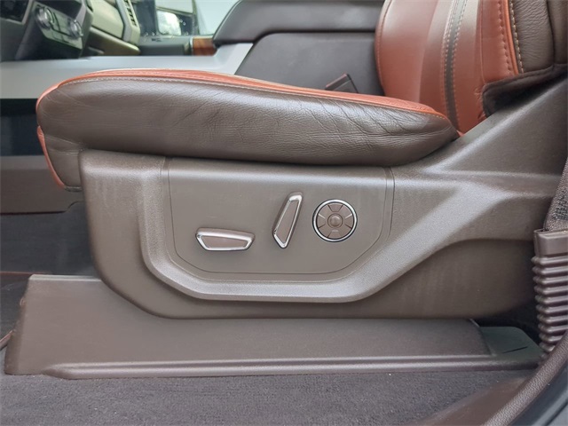 Vehicle image 19 of 32