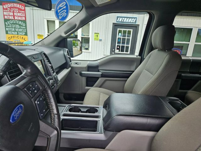 Vehicle image 33 of 58