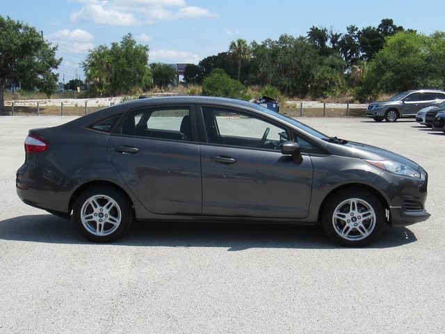Vehicle image 7 of 35