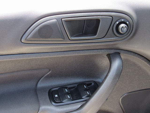 Vehicle image 18 of 35