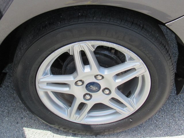 Vehicle image 14 of 35
