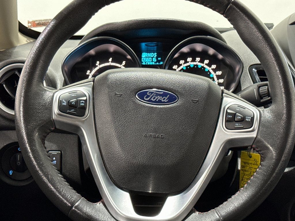 Vehicle image 17 of 40