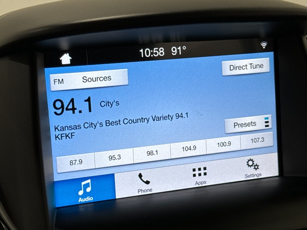 Vehicle image 21 of 40