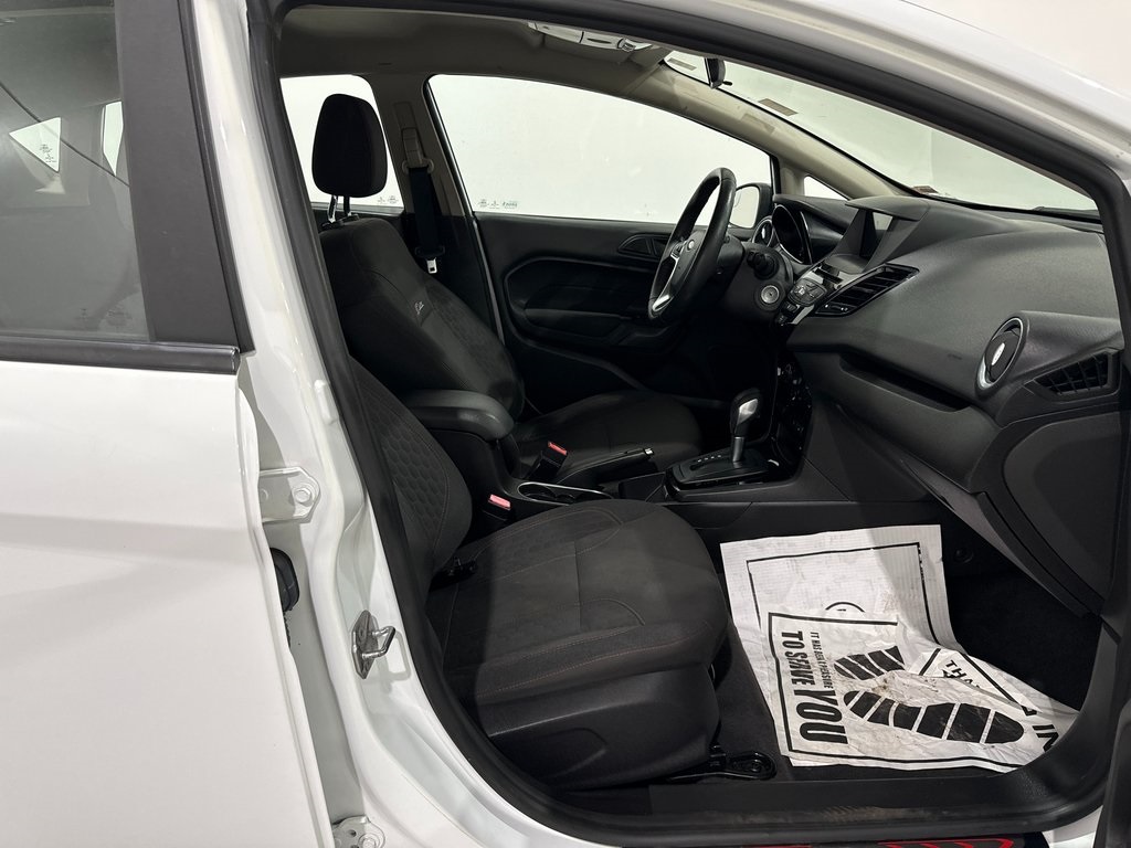 Vehicle image 10 of 40