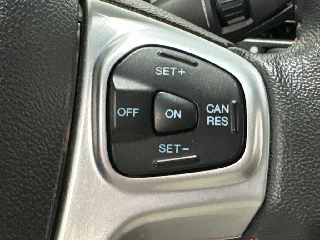Vehicle image 27 of 40