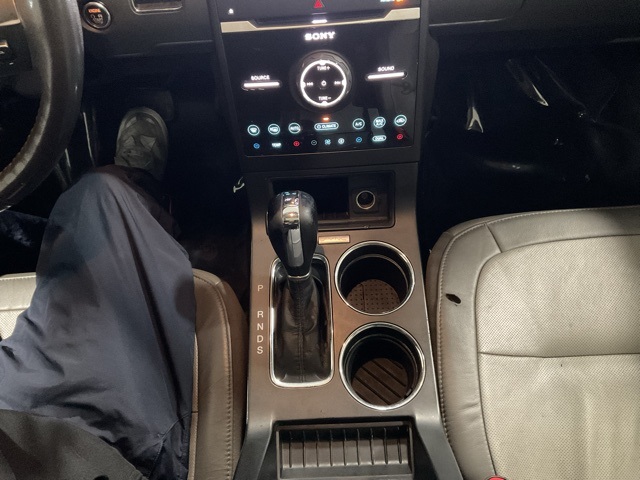Vehicle image 21 of 37