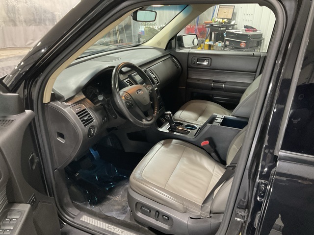 Vehicle image 25 of 37