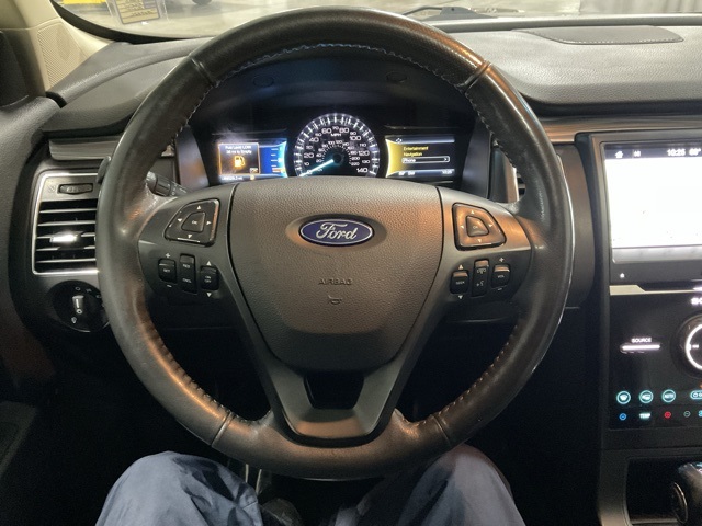Vehicle image 13 of 37