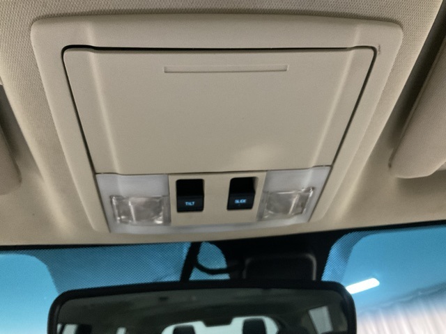 Vehicle image 20 of 37