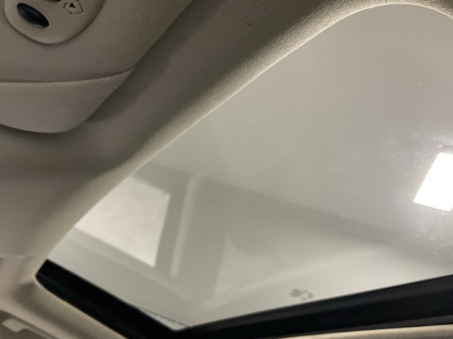 Vehicle image 19 of 37