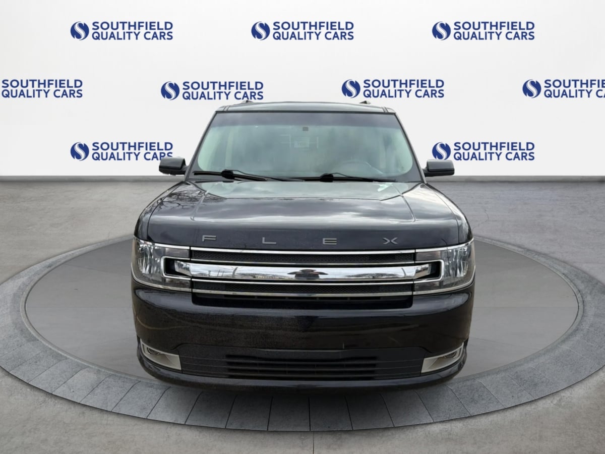 2019 Ford Flex SEL Image 2 of 35