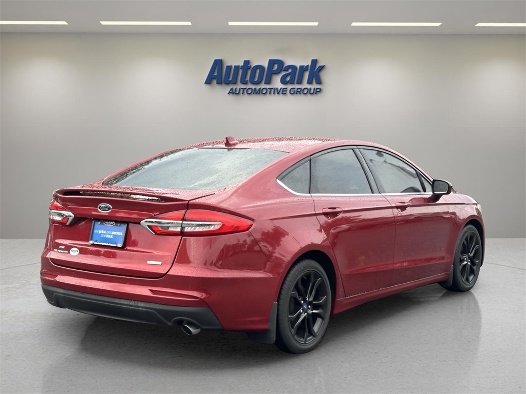2019 Ford Fusion SE Image 5 of 32
