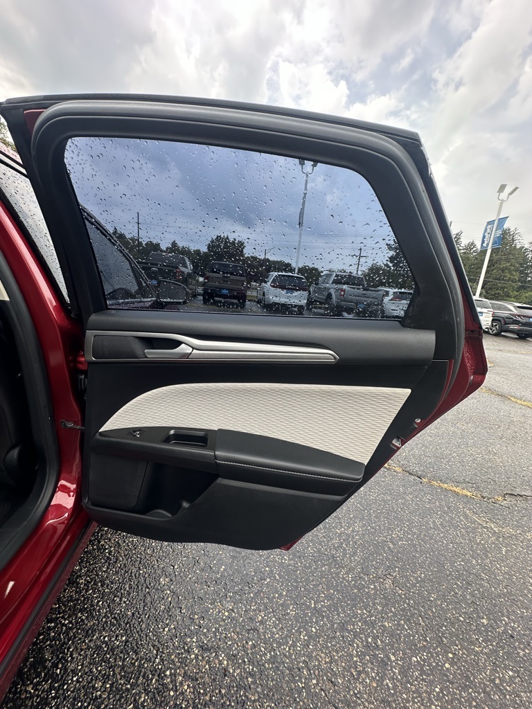 2019 Ford Fusion SE Image 21 of 32