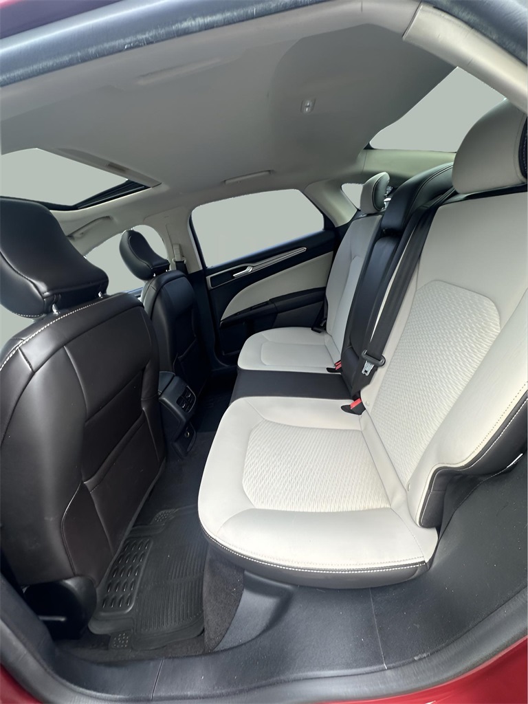 2019 Ford Fusion SE Image 15 of 32